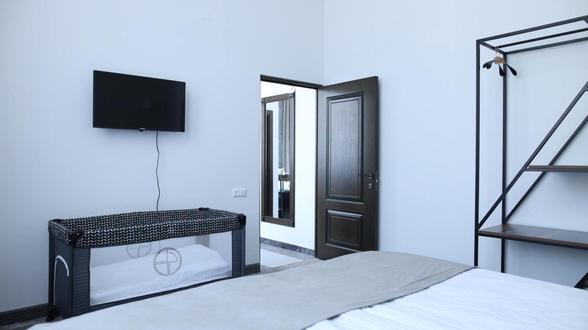 Bmg Hotel By Grigoryans Group Gorisz Kültér fotó