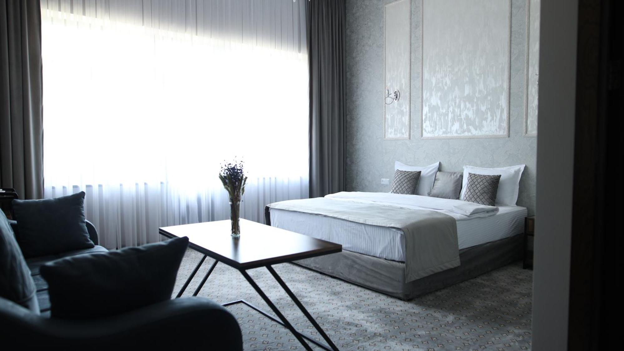 Bmg Hotel By Grigoryans Group Gorisz Kültér fotó