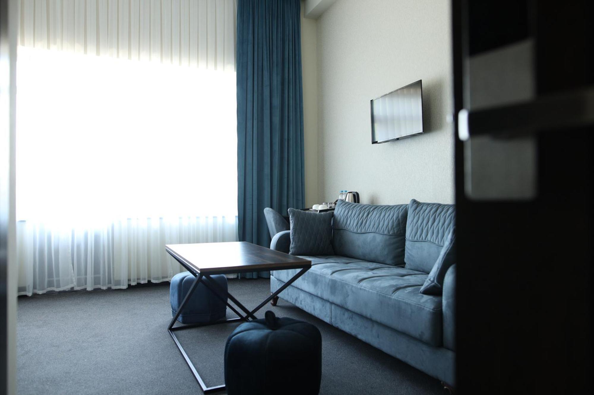 Bmg Hotel By Grigoryans Group Gorisz Kültér fotó