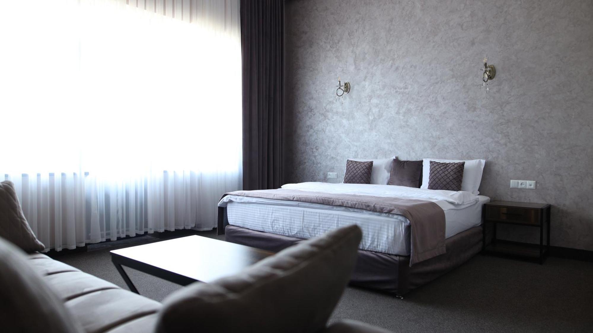 Bmg Hotel By Grigoryans Group Gorisz Kültér fotó