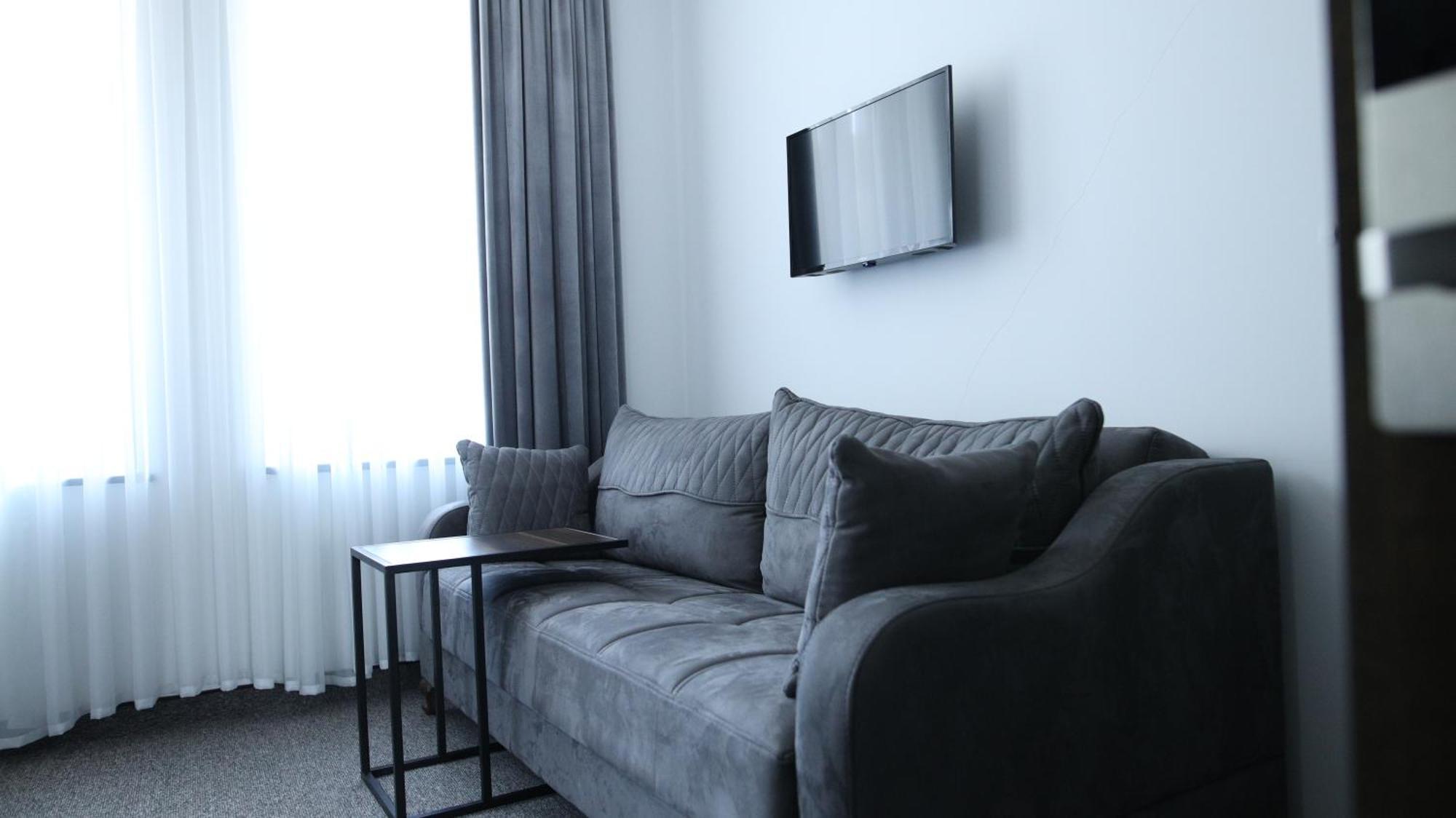 Bmg Hotel By Grigoryans Group Gorisz Kültér fotó